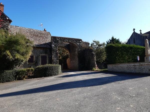 Porche ancien château médieval